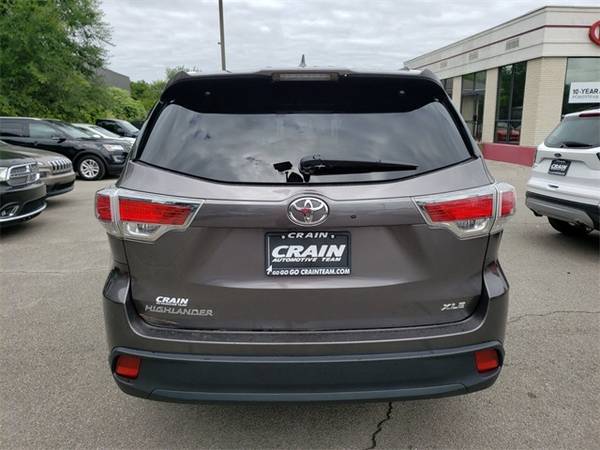 2016 Toyota Highlander XLE V6 suv Predawn Gray Mica for sale in Fayetteville, AR – photo 8