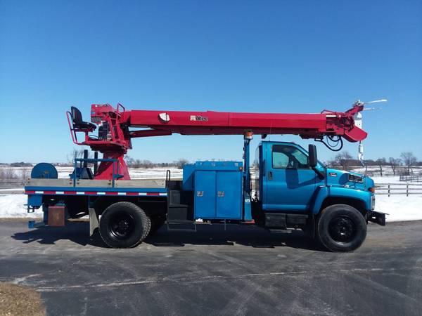 2007 GMC C7500 47 Sheave Height Altec Diesel 120k mi Digger Derrick for sale in Gilberts, WI – photo 2