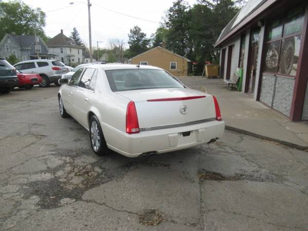 2008 Cadillac DTS Luxury I 4dr Sedan - - by dealer for sale in Bloomington, IL – photo 2