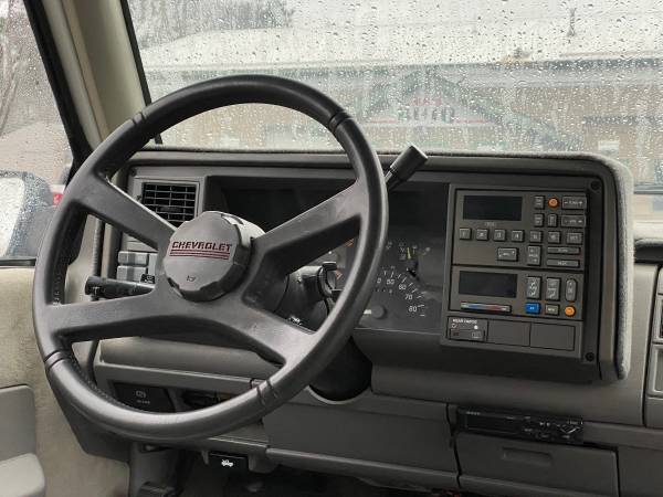 1992 Chevrolet Suburban 2500 4x4 🌊CALIFORNIA TRUCK!🌊 - cars & trucks... for sale in Lakeland, MN – photo 16