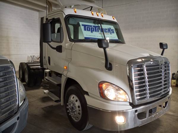 2015 FREIGHTLINER CASCADIA-DAY CAB - cars & trucks - by dealer -... for sale in Miami, FL – photo 6