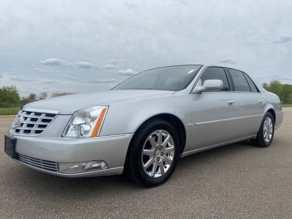 Cadillac DTS for sale in Middleton, WI – photo 2