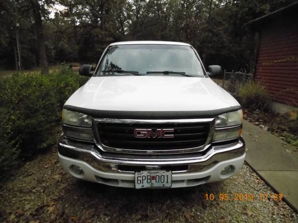 2004 GMC Z71 4X4 Pickup Truck, White, with Camper Shell for sale in Pittsburg, MO – photo 6