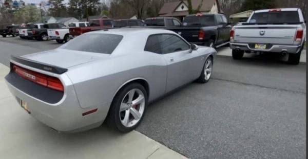 2009 DODGE CHALLENGER SRT-8 - - by dealer - vehicle for sale in Akron, PA – photo 3