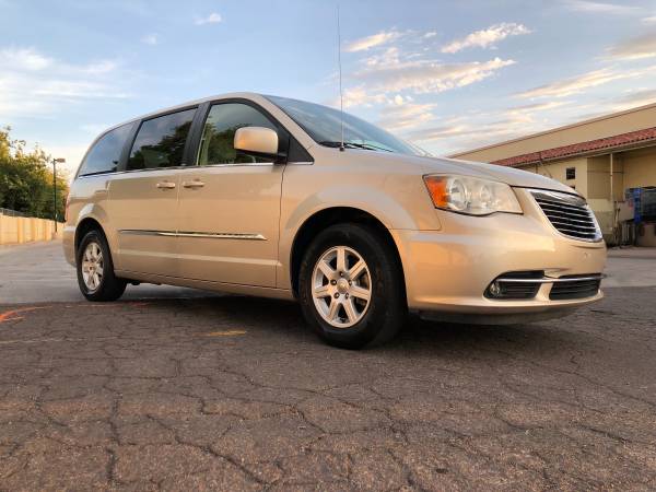 2013 Chrysler Town & Country (FINANCING AVAILABLE) for sale in Phoenix, AZ – photo 2