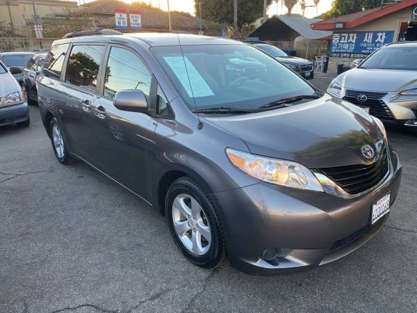 2012 TOYOTA SIENNA LE / CLEAN TITLE / NO ACCIDENT / 1 OWNER - cars &... for sale in Los Angeles, CA – photo 3