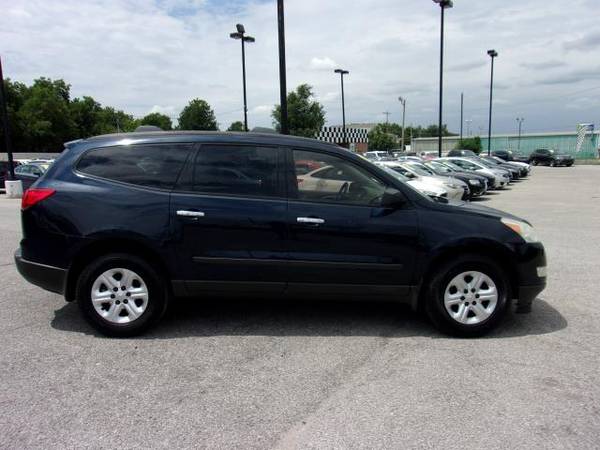 2012 Chevrolet Traverse FWD 4dr LS - cars & trucks - by dealer -... for sale in Bethany, OK – photo 4