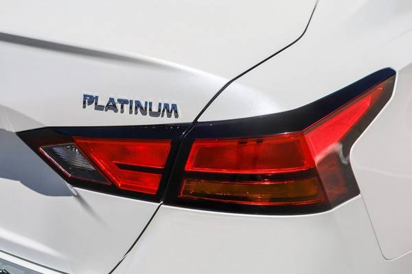 2019 Nissan Altima 2 5 Platinum sedan Glacier White for sale in Livermore, CA – photo 8