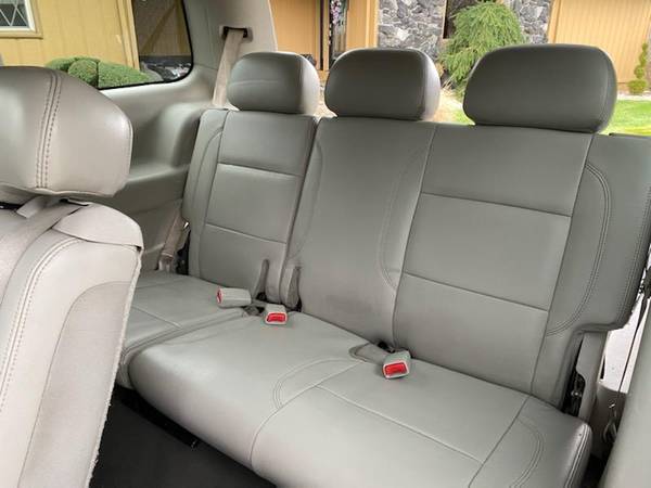 Escalades little brother...Loaded, Luxury, SUV - cars & trucks - by... for sale in Assonet, MA – photo 10