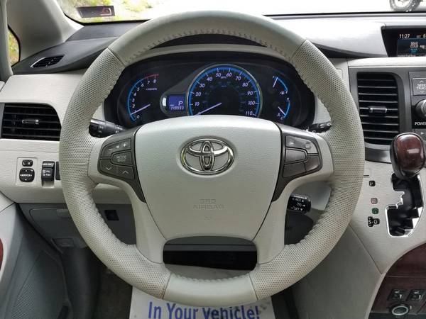 2011 Toyota Sienna Limited AWD 149K, Auto, AC, Leather, Roof, DVD, Cam for sale in Belmont, MA – photo 20