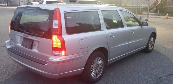 2005 VOLVO V70 WAGON 3RD ROW SEAT - cars & trucks - by owner -... for sale in Montclair, NJ – photo 6