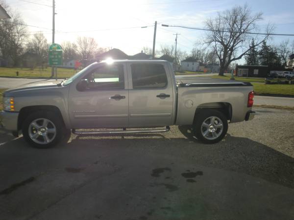 09 CHEVY CREW CAB LT - cars & trucks - by owner - vehicle automotive... for sale in Osceola, IA – photo 3