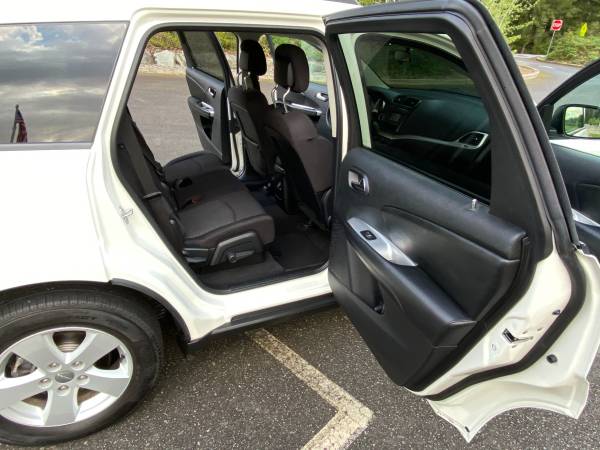 Dodge Journey SXT - V6 3rd Row Seats 79K Miles 2012 - cars & for sale in Redmond, WA – photo 13