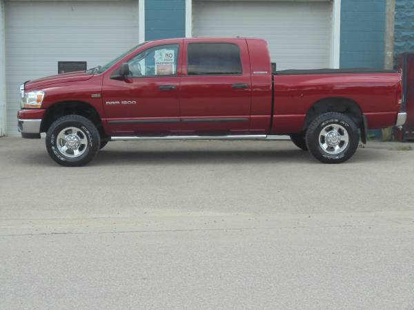 Dodge Ram SLT Megacab 4x4 One Owner for sale in Cambridge, WI – photo 2