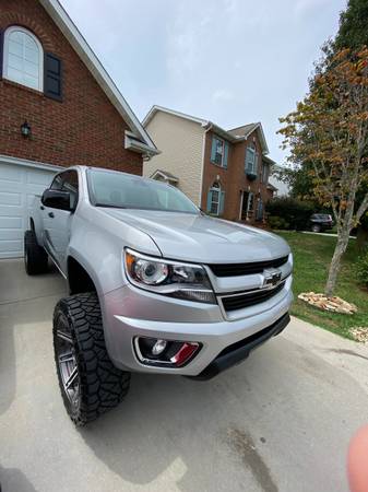 2018 Chevy Colorado 4x4 Crew Cab - cars & trucks - by owner -... for sale in Knoxville, TN – photo 2