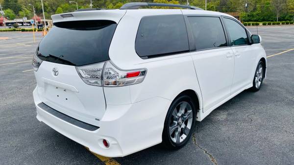 2011 Toyota Sienna SE 8 Passenger 4dr Mini Van van White - cars & for sale in Fayetteville, AR – photo 7