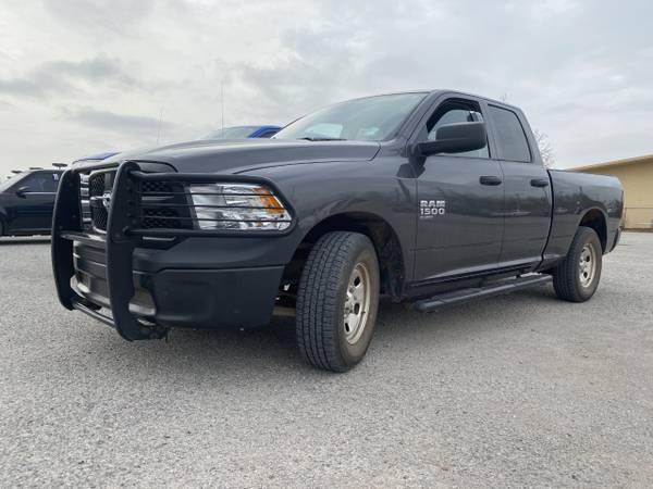 *LIKE NEW* 2019 DODGE RAM 1500 CLASSIC *LOW MILES* - cars & trucks -... for sale in Norman, KS – photo 2