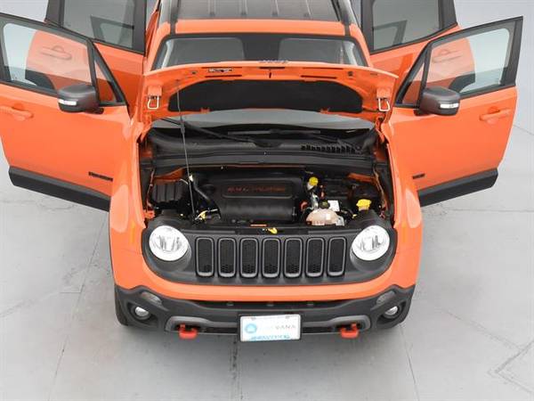 2018 Jeep Renegade Trailhawk Sport Utility 4D suv Orange - FINANCE for sale in Atlanta, FL – photo 4