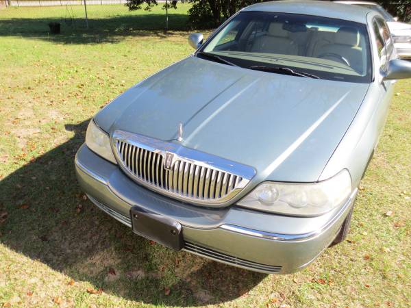 2005 Lincoln Town Car Signature - cars & trucks - by owner - vehicle... for sale in Columbia, SC – photo 3