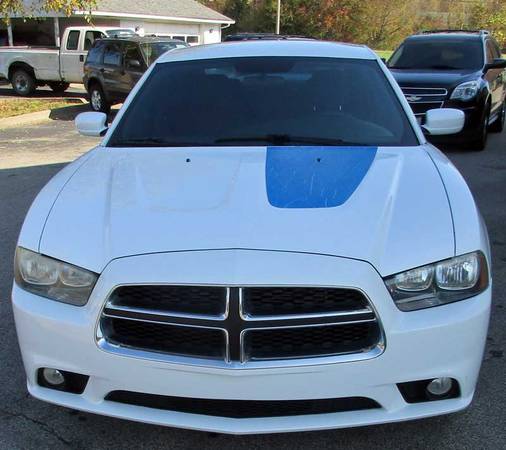 2011 Dodge Charger 4dr white *REDUCED* - cars & trucks - by dealer -... for sale in Louisville, KY – photo 3