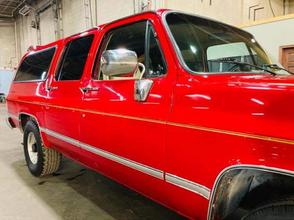 1986 Chevrolet Suburban C20 Tailgate - cars & trucks - by dealer -... for sale in Cleveland, OH – photo 15
