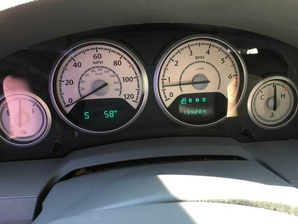 2010 Chrysler Town & Country Touring Minivan, 3.8 L / V6 (134K miles) for sale in Alamogordo, NM – photo 4