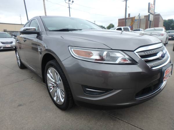 2011 Ford Taurus Limited Gray for sale in URBANDALE, IA