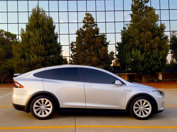 Full optioned 2016 Tesla X 90D / Low miles /2+2+2 seats for sale in Burlingame, CA