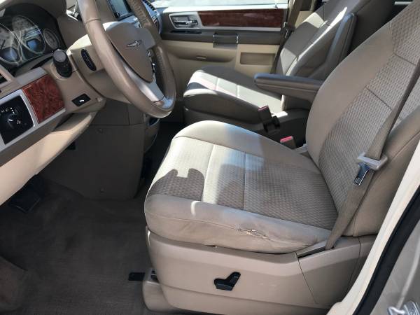 2009 Town and Country V6 3.8L ~ $595 Sign and Drive for sale in Clinton Township, MI – photo 17