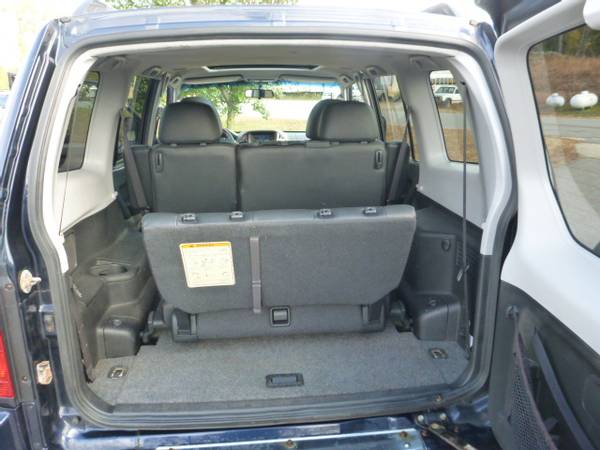2002 MITSUBISHI MONTERO LIMITED VERY CLEAN 4X4 3RD ROW 7 PASS LEATHER for sale in Milford, ME – photo 13