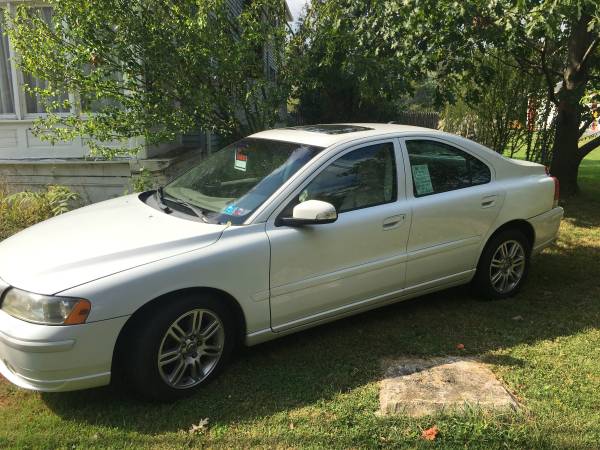 2008 White Volvo S60 for sale in PLUMSTEADVILLE, PA – photo 2