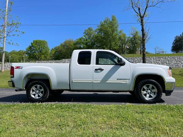 2007 GMC Sierra 1500 4x4! ONE OWNER! - - by dealer for sale in Forsyth, IL – photo 8