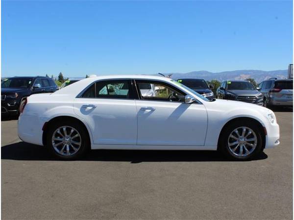 2018 Chrysler 300 sedan Limited (Bright White Clearcoat) for sale in Lakeport, CA – photo 6