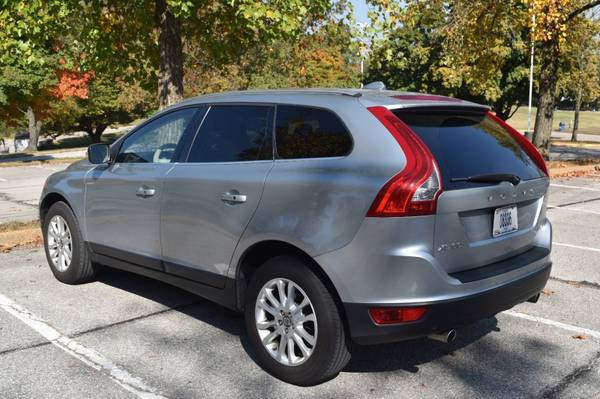 2010 Volvo XC60 AWD 4dr 3.0T w/Moonroof - cars & trucks - by dealer... for sale in Saint Louis, MO – photo 7