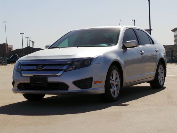 2012 Ford Fusion 4dr Sdn SE FWD - - by dealer for sale in Austin, TX – photo 3