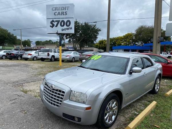 CHRYSLER 300 - cars & trucks - by dealer - vehicle automotive sale for sale in Gainesville, FL