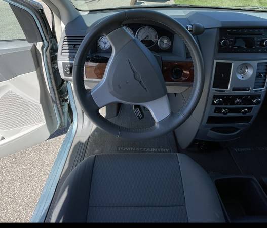 2009 Chrysler Town & Country Touring for sale in Traverse City, MI – photo 6