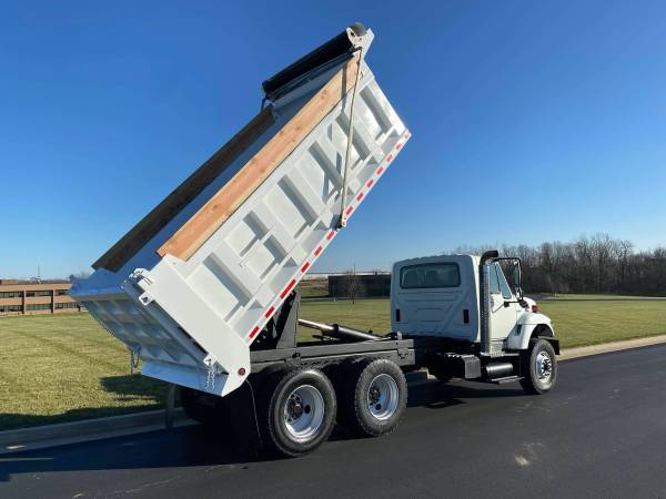 2009 INTERNATIONAL TANDEM DUMP WITH ONLY 46K ORIGINAL MILES WOW! -... for sale in Saint Joseph, MO – photo 8