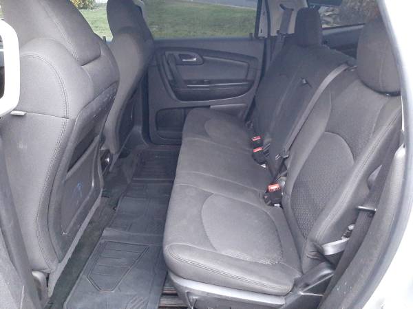 2010 AWD Chevy Traverse 3rd row seat for sale in Central Point, OR – photo 6