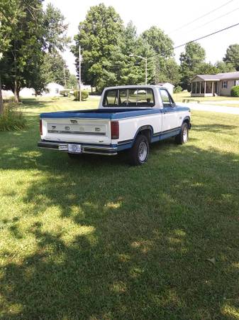 1982 Ford Short bed XLT Lariat for sale in Greens Fork, IN – photo 4