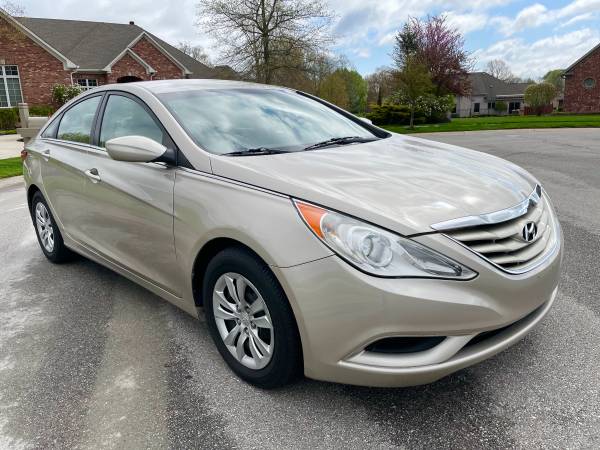 2011 Hyundai Sonata - - by dealer - vehicle automotive for sale in Whiteland, IN – photo 3