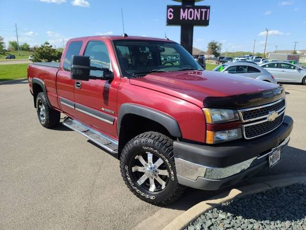 2005 Chevrolet Silverado 2500HD LT 4dr 4WD SB ONLY 99K MILES - cars for sale in Faribault, WI – photo 2