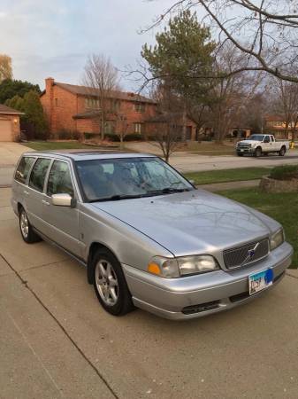 2000 Volvo V70 wagon - cars & trucks - by owner - vehicle automotive... for sale in Glenview, IL – photo 4