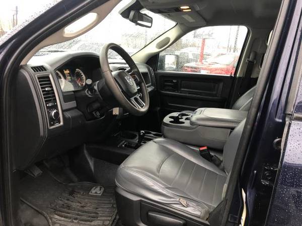 2016 RAM 2500 4WD Crew Cab 149 Tradesman - cars & trucks - by dealer... for sale in Louisville, KY – photo 9