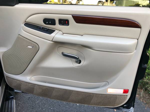 2003 Cadillac Escalade AWD, Runs Excellent, Great service history, for sale in Lake Oswego, OR – photo 19