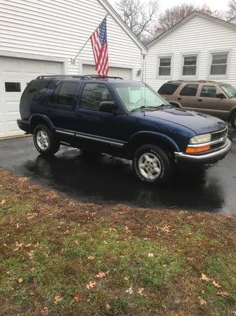 2001 Chevy S10 Blazer - cars & trucks - by owner - vehicle... for sale in Dracut, MA – photo 3