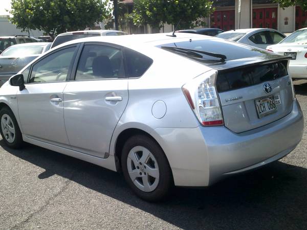2011 Toyota Prius - cars & trucks - by dealer - vehicle automotive... for sale in Kahului, HI – photo 6