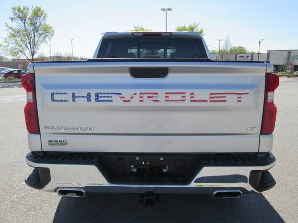 2021 Chevy Chevrolet Silverado 1500 LT pickup Silver Ice Metallic for sale in Bentonville, AR – photo 4