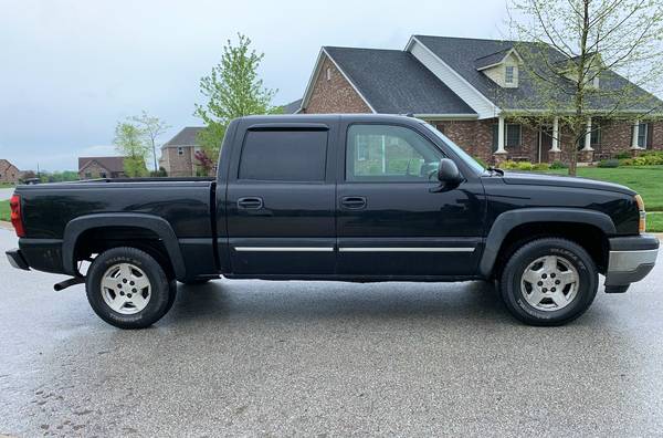 2005 Chevrolet Silverado 1500 4X4 Crew Cab - - by for sale in Greenwood, IN – photo 4