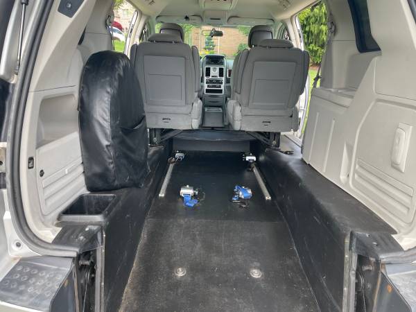 2012 Chrysler Town Country Wheelchair Handicap Mobility Rear Entry for sale in Bethel Park, PA – photo 19